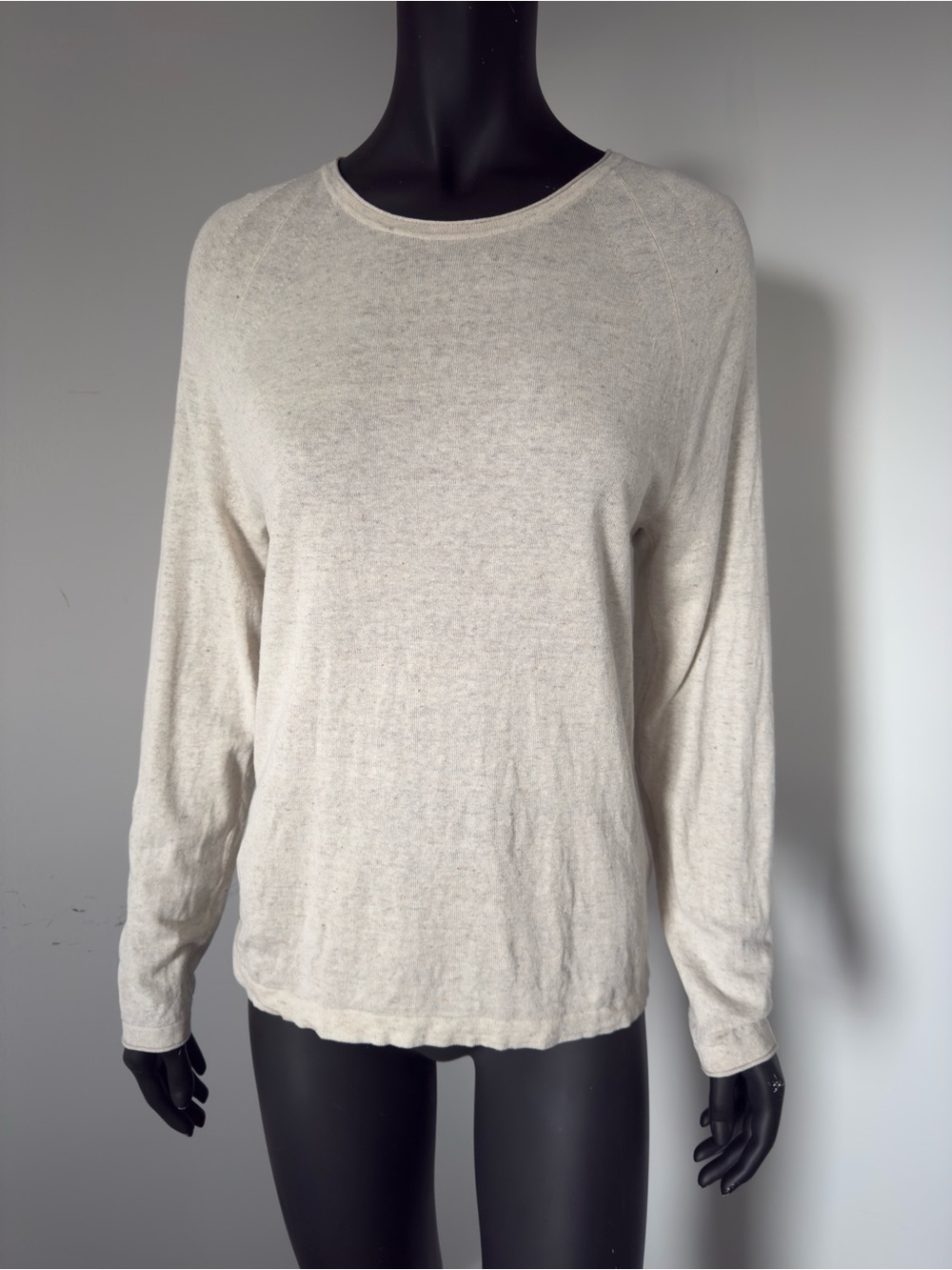 353. Banana Republic Silk Linen Light Cream Long-Sleeve Women's Knit Top